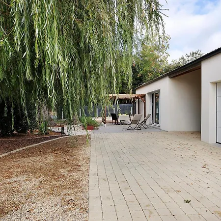 Holiday home Maison Entre Monts & *
